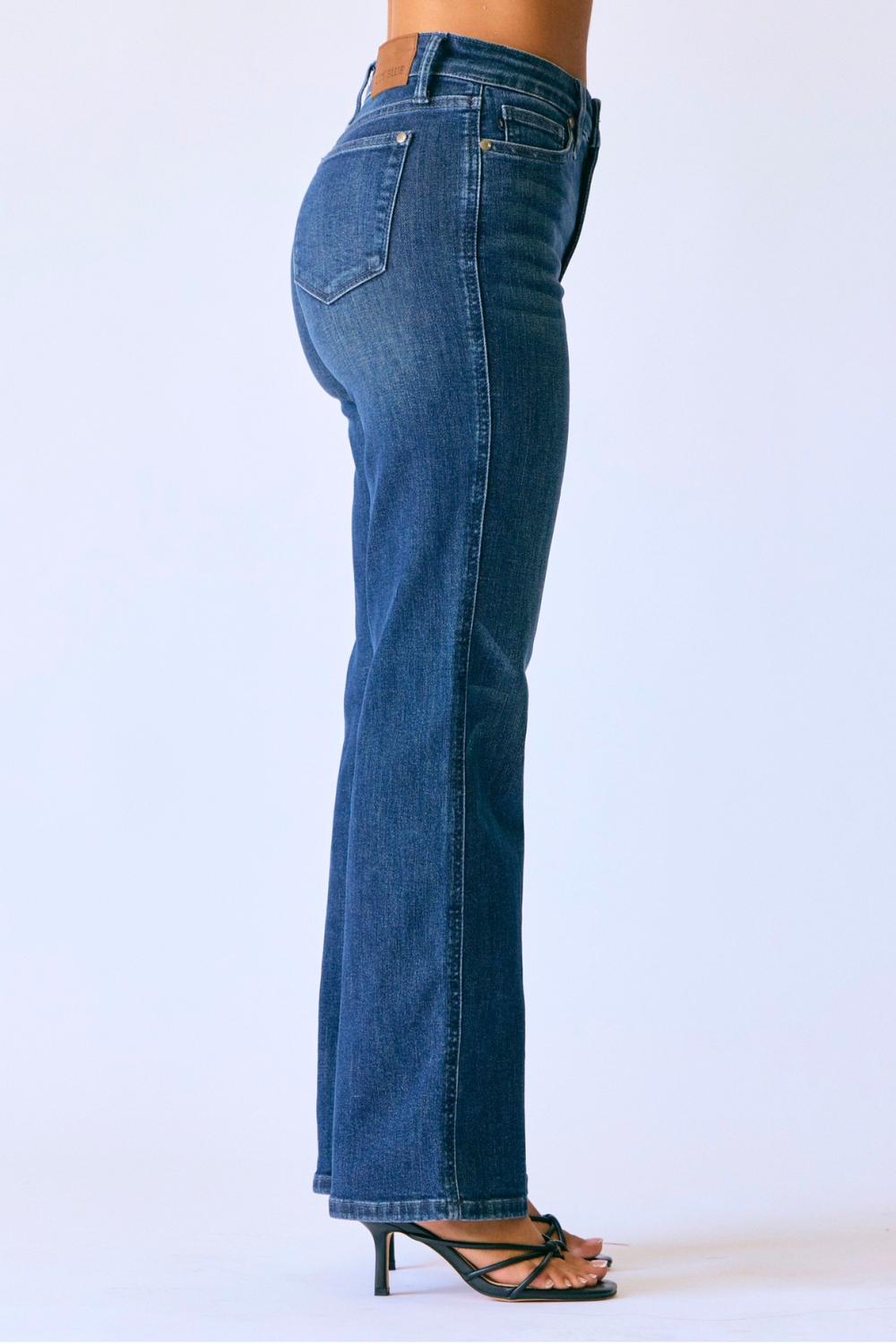 Judy Blue - Delaney Petite Straight Tummy Control Classic Jean